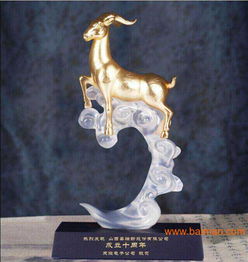 羊年紀(jì)念品——領(lǐng)頭羊工藝品擺件 文化與工藝的完美融合