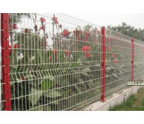 產(chǎn)品庫(kù)中的護(hù)欄網(wǎng) 類型、應(yīng)用與選擇指南